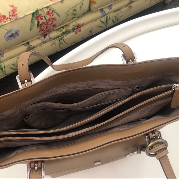 Michael Kors Bag - Picture 4 of 4